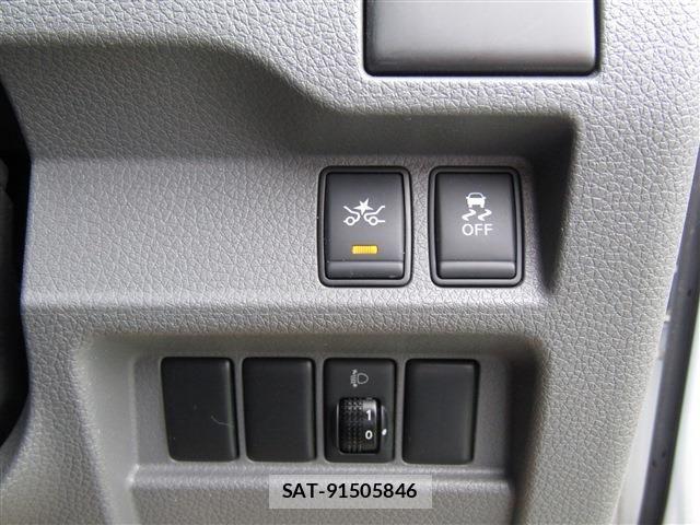 Nissan NV350 Caravan 2021-03 7618989-13