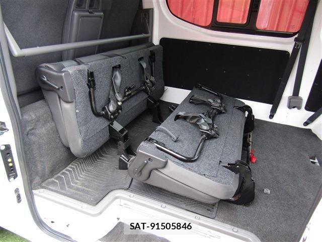 Nissan NV350 Caravan 2021-03 7618989-20