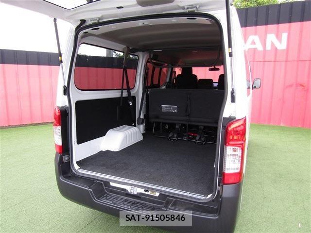 Nissan NV350 Caravan 2021-03 7618989-21