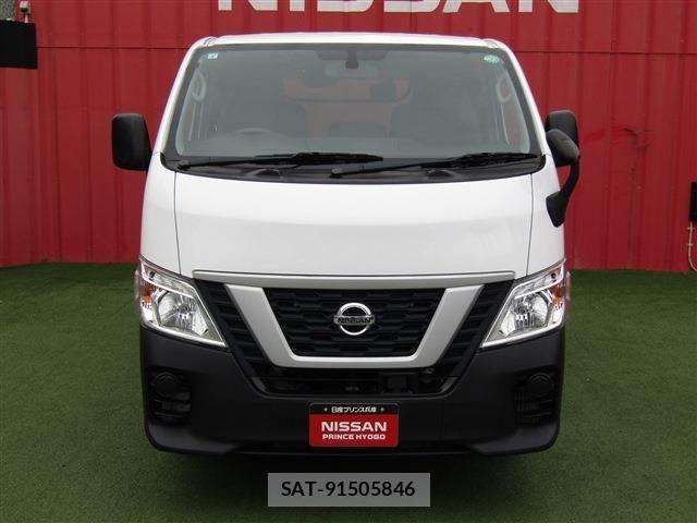 Nissan NV350 Caravan 2021-03 7618989-26