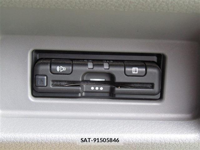 Nissan NV350 Caravan 2021-03 7618989-4