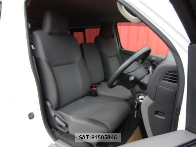 Nissan NV350 Caravan 2021-03 7618989-5