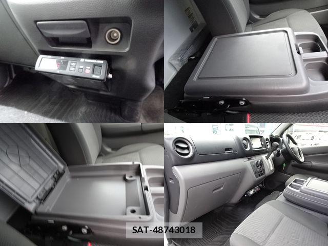 Nissan NV350 Caravan 2019-08 6910727-12