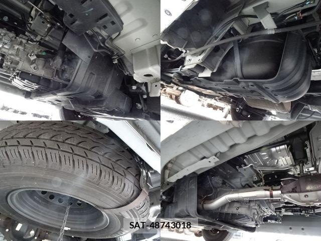 Nissan NV350 Caravan 2019-08 6910727-15