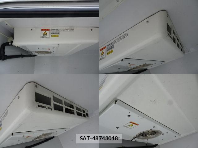 Nissan NV350 Caravan 2019-08 6910727-6