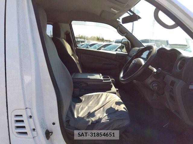 Nissan NV350 Caravan 2020-03 7223179-3