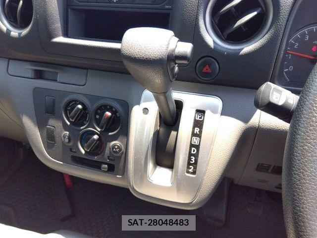 Nissan NV350 Caravan 2020-04 7359182-9