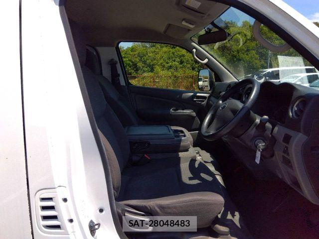 Nissan NV350 Caravan 2020-04 7359182-3