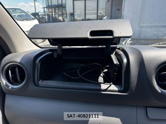 Nissan NV350 Caravan 2020-07 8355282-12