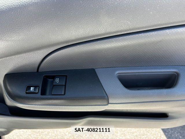 Nissan NV350 Caravan 2020-07 8355282-23