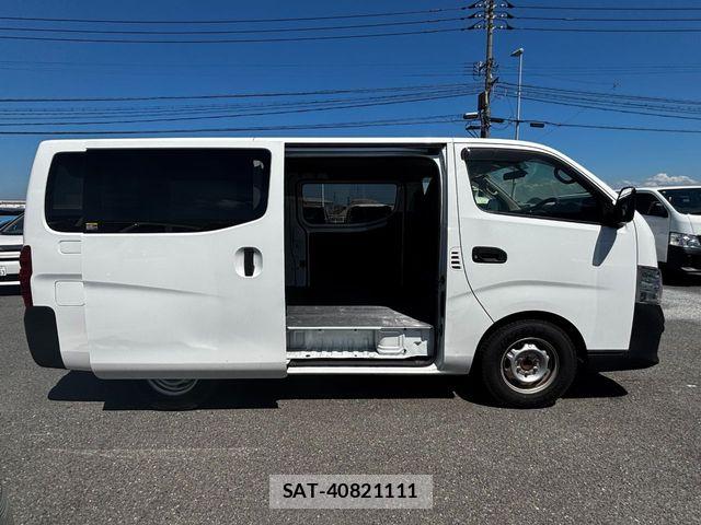 Nissan NV350 Caravan 2020-07 8355282-24
