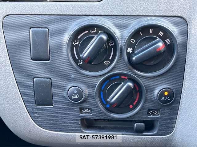 Nissan NV350 Caravan 2017-09 8371999-10