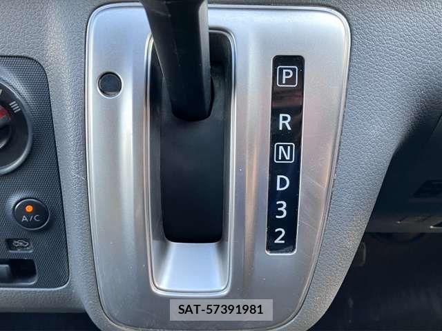 Nissan NV350 Caravan 2017-09 8371999-12