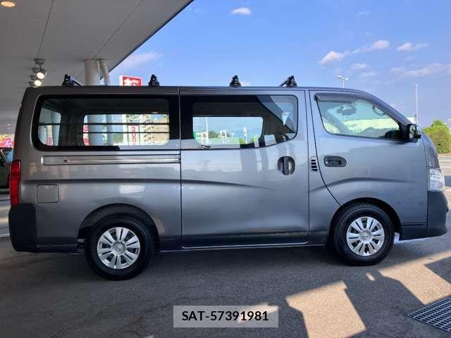 Nissan NV350 Caravan 2017-09 8371999-16