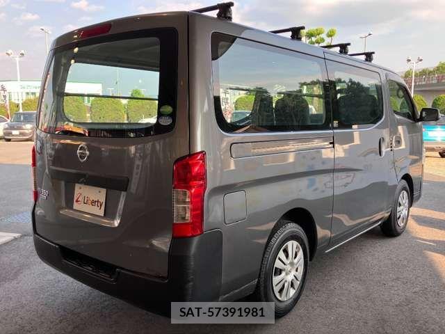 Nissan NV350 Caravan 2017-09 8371999-17