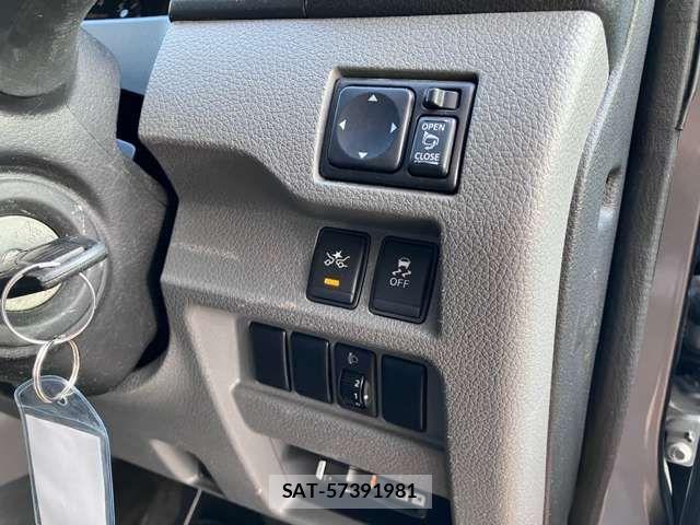 Nissan NV350 Caravan 2017-09 8371999-6