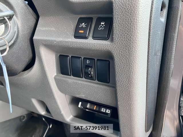 Nissan NV350 Caravan 2017-09 8371999-7