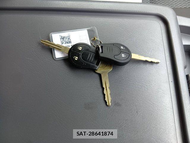 Nissan NV350 Caravan 2016-07 8563070-10