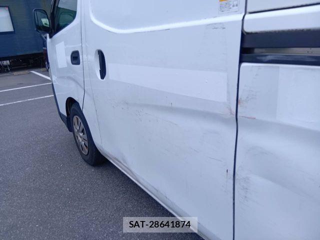 Nissan NV350 Caravan 2016-07 8563070-12