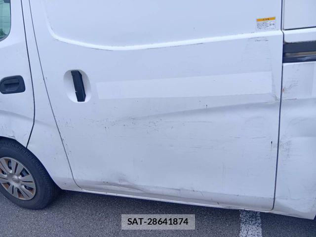 Nissan NV350 Caravan 2016-07 8563070-13