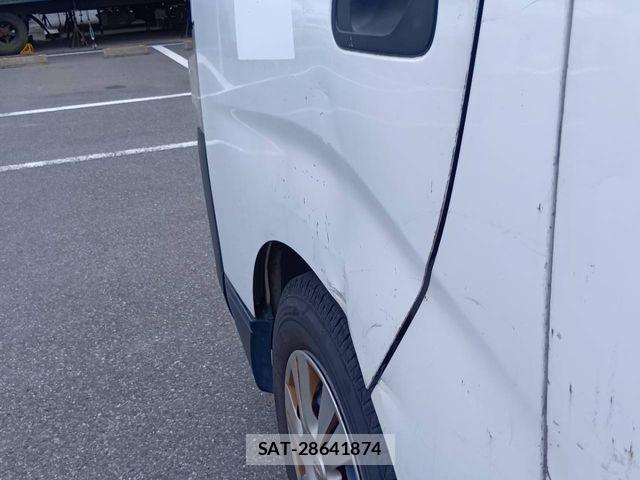Nissan NV350 Caravan 2016-07 8563070-18