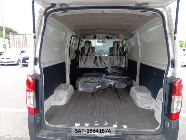 Nissan NV350 Caravan 2016-07 8563070-5