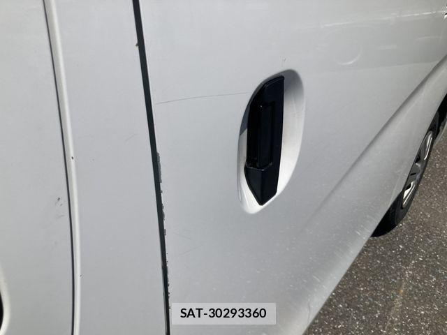 Nissan NV350 Caravan 2020-07 8628224-13
