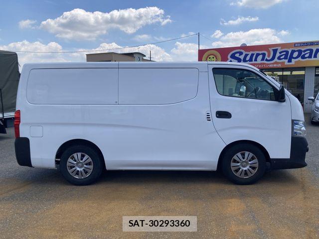 Nissan NV350 Caravan 2020-07 8628224-25