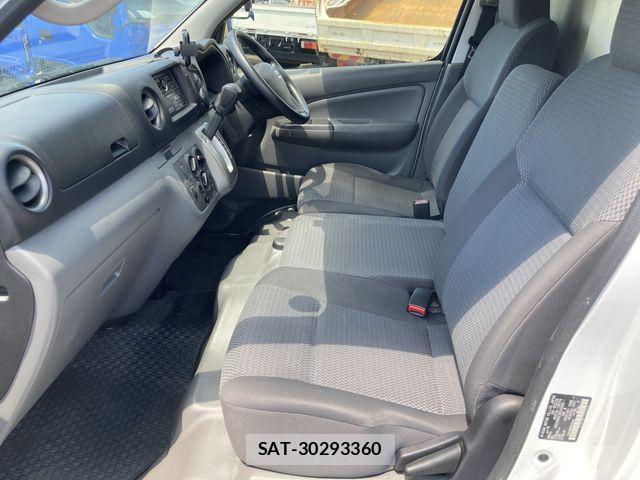 Nissan NV350 Caravan 2020-07 8628224-3