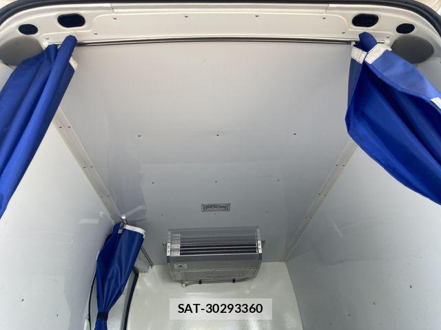 Nissan NV350 Caravan 2020-07 8628224-8
