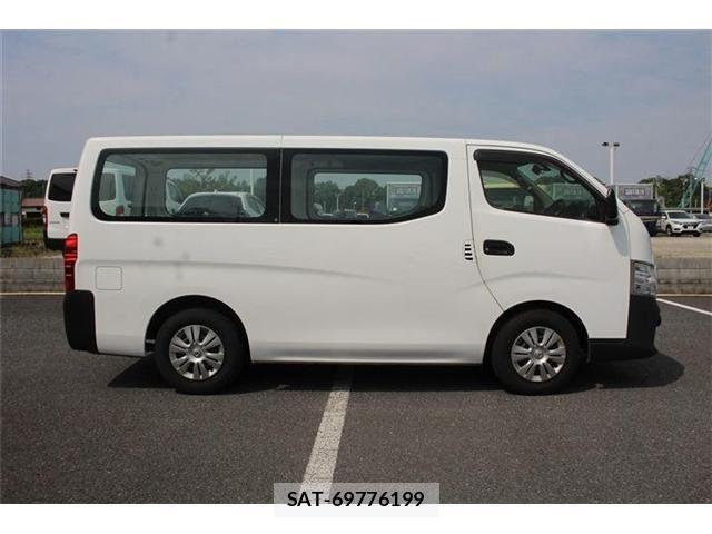 Nissan NV350 Caravan 2019-09 8628225-15