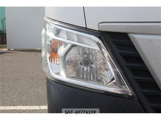 Nissan NV350 Caravan 2019-09 8628225-23
