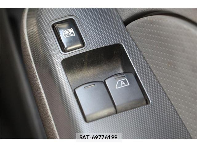 Nissan NV350 Caravan 2019-09 8628225-6