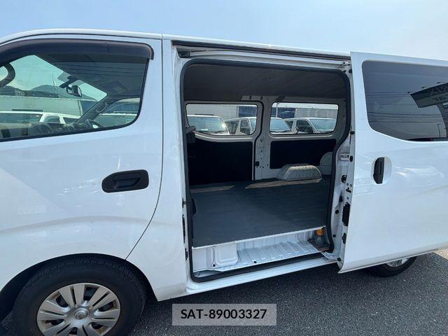 Nissan NV350 Caravan 2021-03 8666696-24