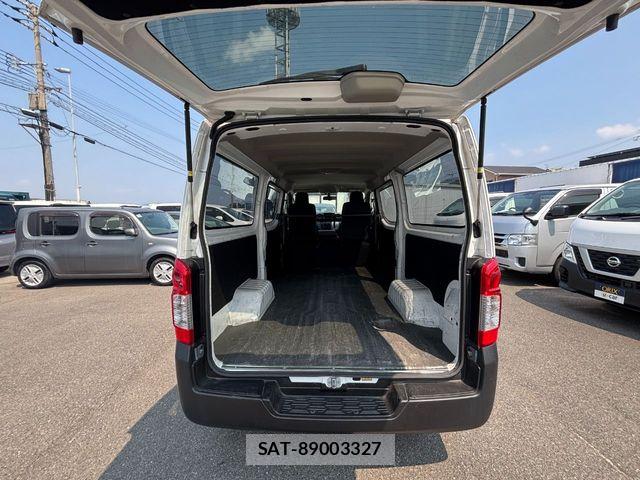 Nissan NV350 Caravan 2021-03 8666696-25