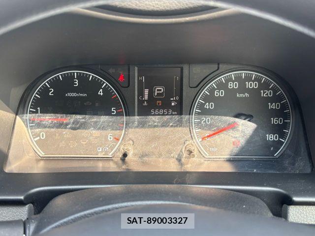 Nissan NV350 Caravan 2021-03 8666696-7