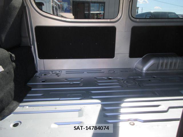 Nissan NV350 Caravan 2017-05 770015-14