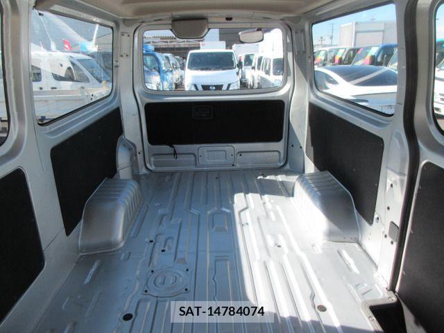 Nissan NV350 Caravan 2017-05 770015-15