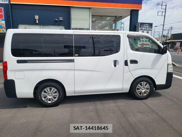 Nissan NV350 Caravan 2015-07 1078770-15