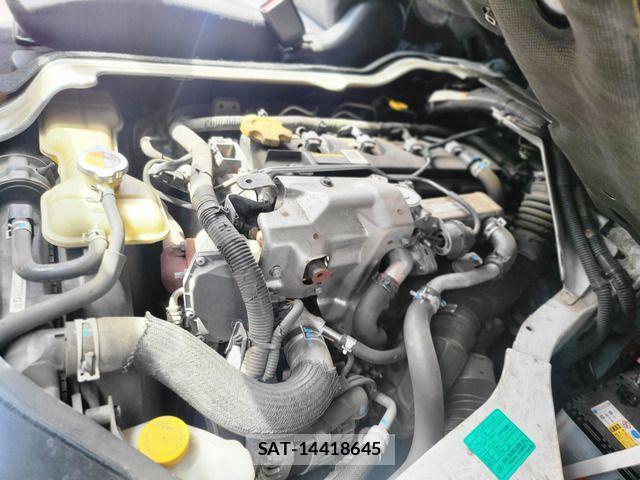 Nissan NV350 Caravan 2015-07 1078770-17