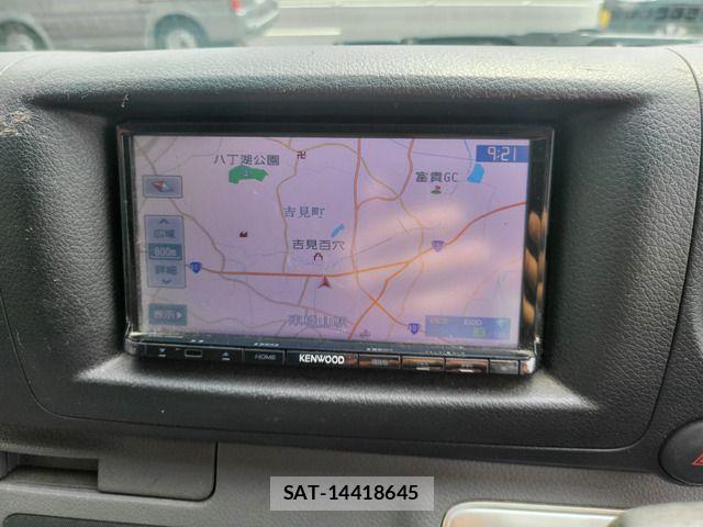 Nissan NV350 Caravan 2015-07 1078770-18