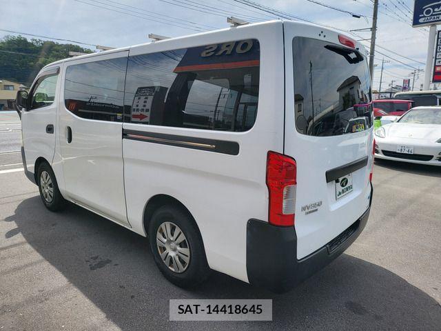 Nissan NV350 Caravan 2015-07 1078770-1