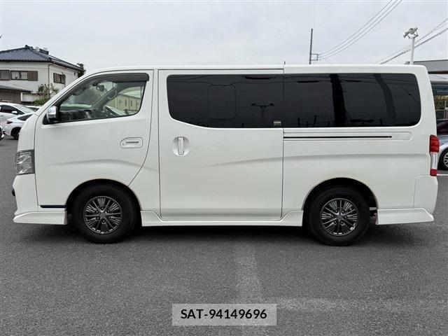 Nissan NV350 Caravan 2018-04 6218046-9