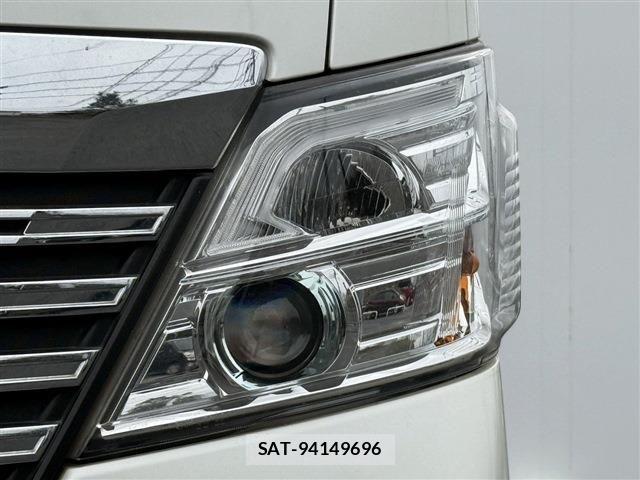Nissan NV350 Caravan 2018-04 6218046-25
