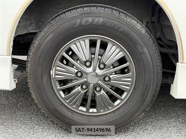 Nissan NV350 Caravan 2018-04 6218046-29