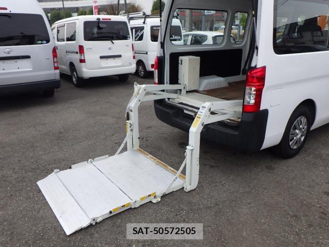 Nissan NV350 Caravan 2016-03 6218045-1