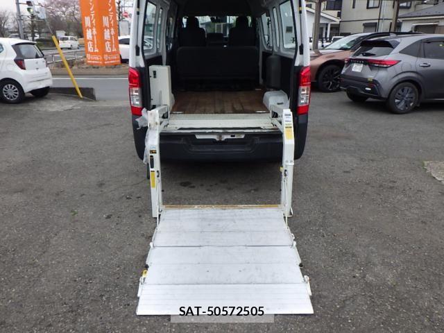Nissan NV350 Caravan 2016-03 6218045-4