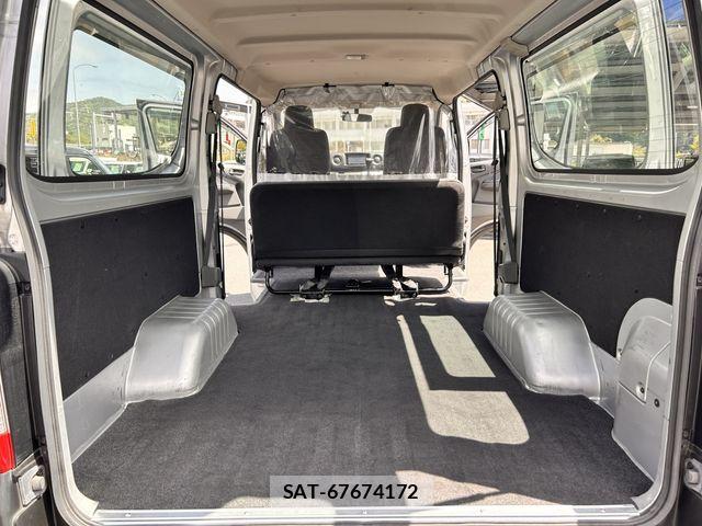 Nissan NV350 Caravan 2019-02 6501617-15