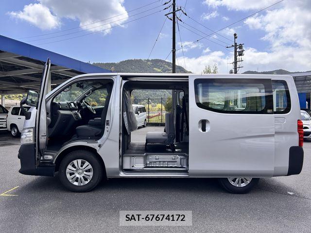 Nissan NV350 Caravan 2019-02 6501617-1
