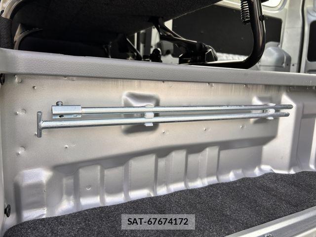 Nissan NV350 Caravan 2019-02 6501617-22
